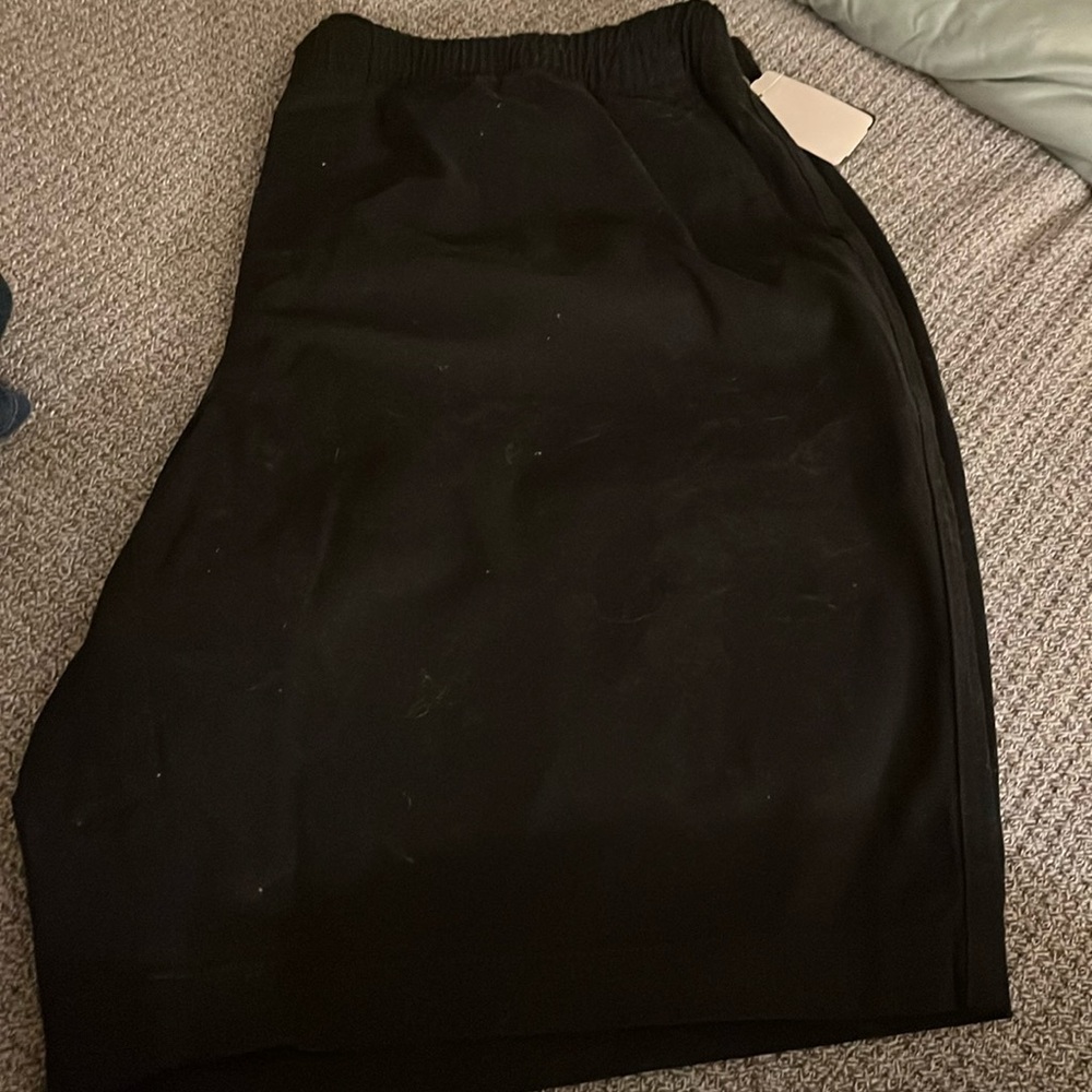 NWT. Women's size 18 Lands End black shorts.
